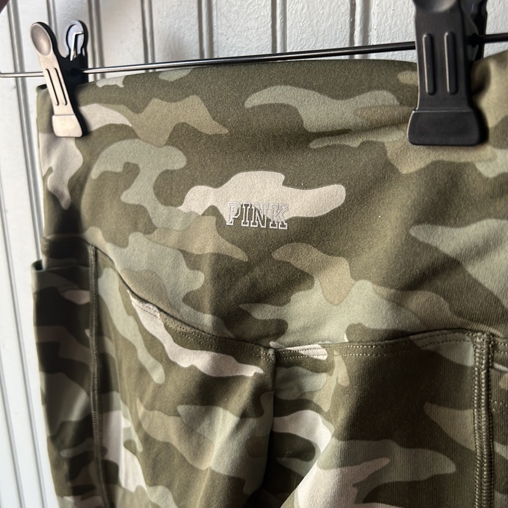 Pink by Victoria Secret Women’s Ultimate Leggings Camo - XS NEW WITH TAGS - Picture 5 of 9